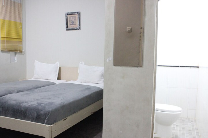 Room 9 of 45