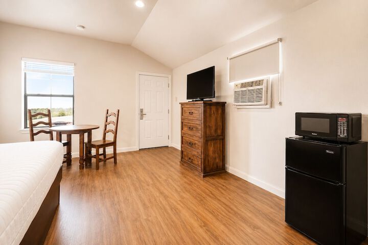 Room 10 of 37