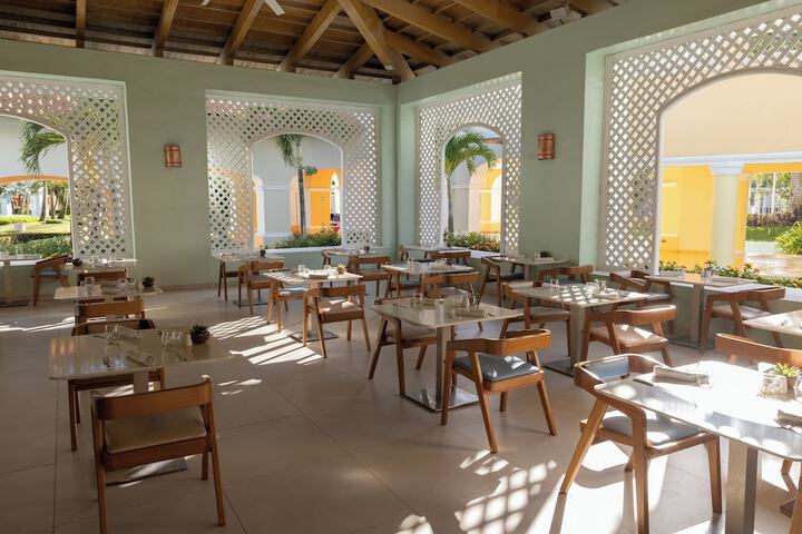 Dining 85 of 131