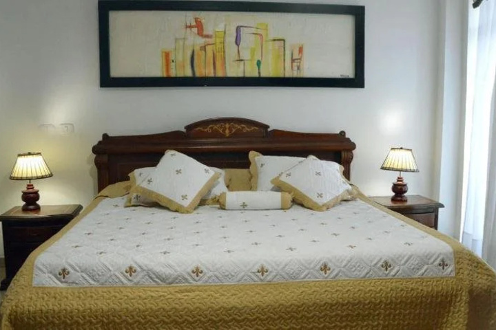 Room 16 of 19