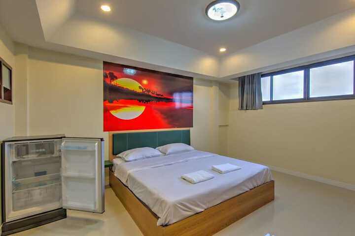 Room 9 of 30