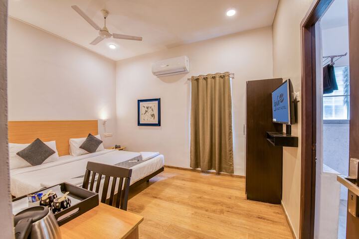 Room 8 of 18