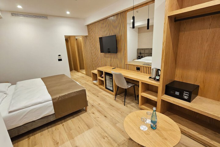 Room 4 of 56