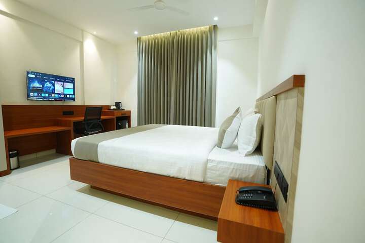 Room 5 of 19