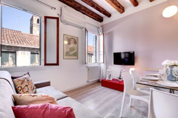 Room 10 of 22