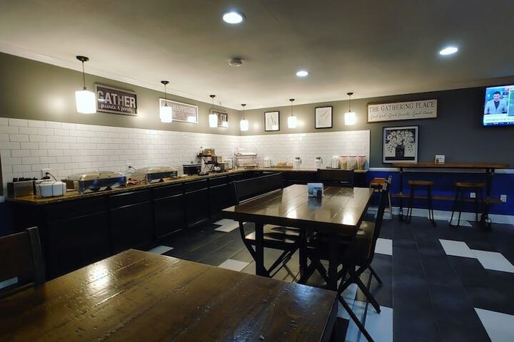Breakfast area