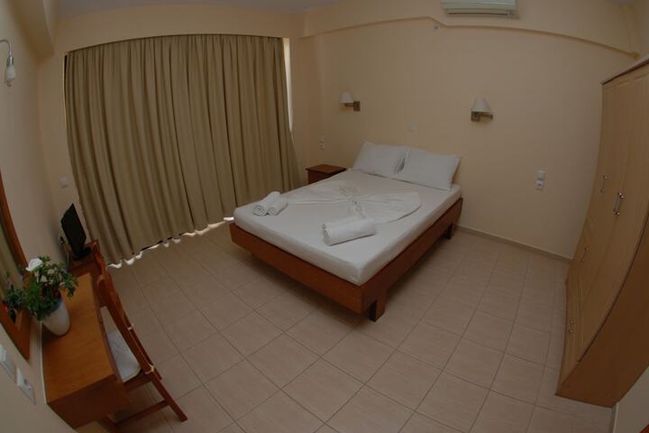 Room 6 of 35