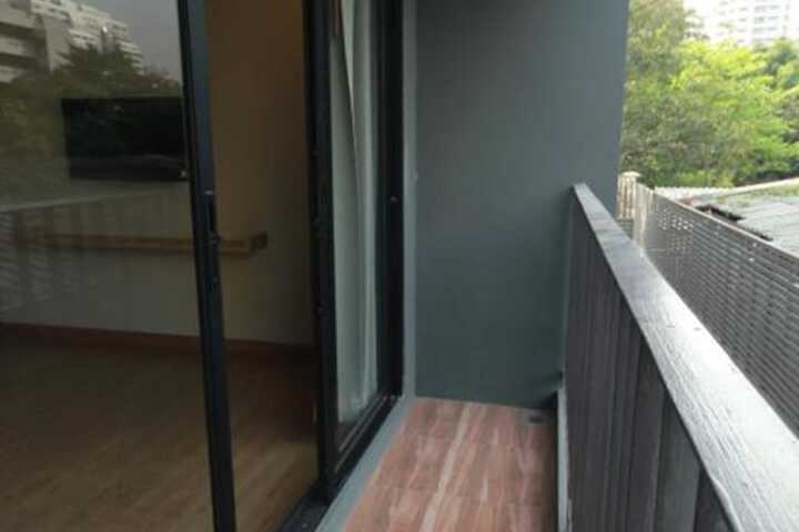 Room 10 of 35