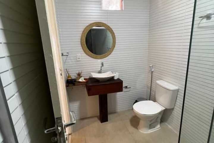 Room 9 of 10