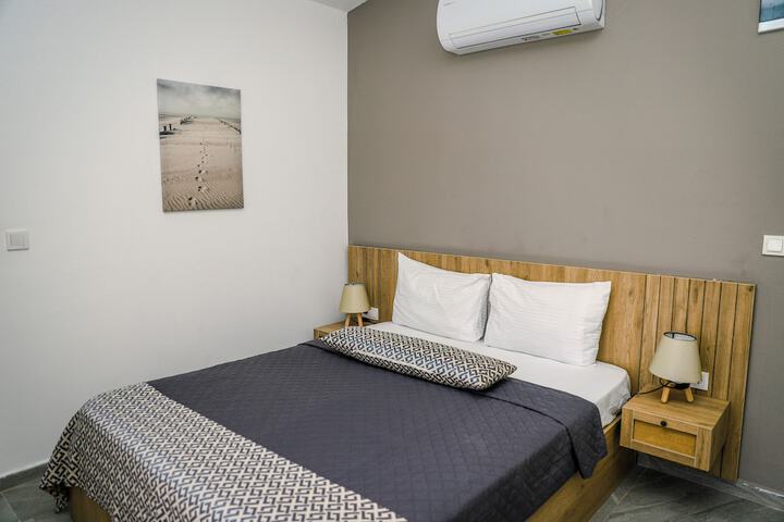 Room 2 of 31