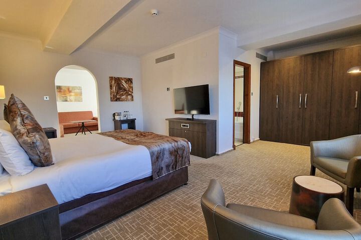 Room 35 of 94