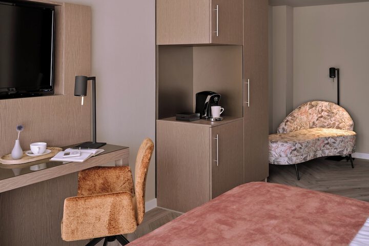 Room 22 of 77