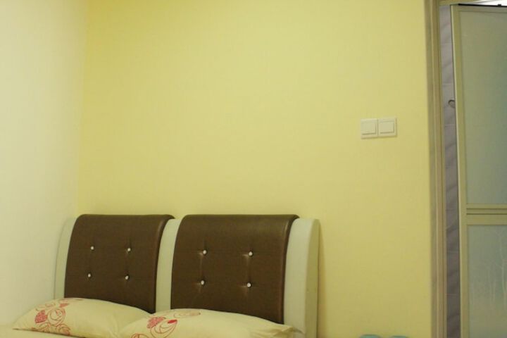 Room 2 of 69