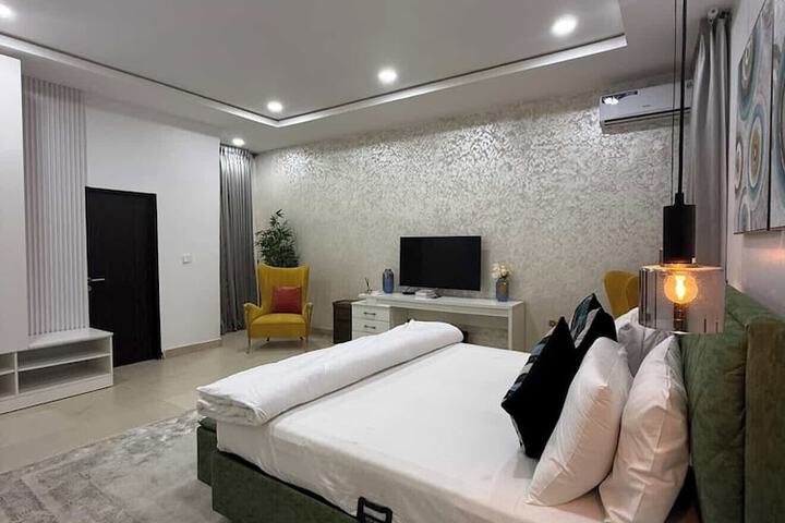 Room 10 of 46