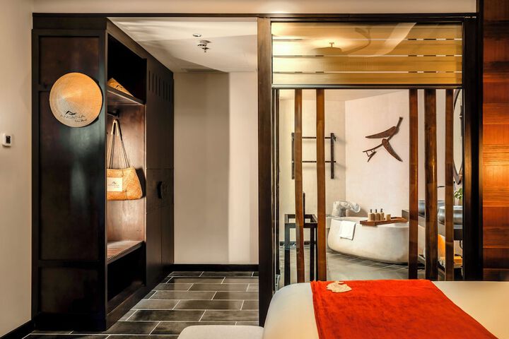 Room 42 of 303
