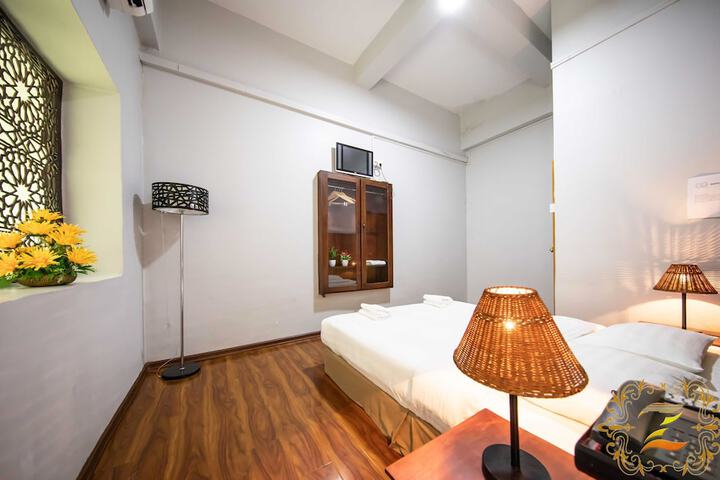 Room 6 of 47