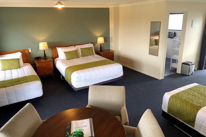 Room 30 of 83