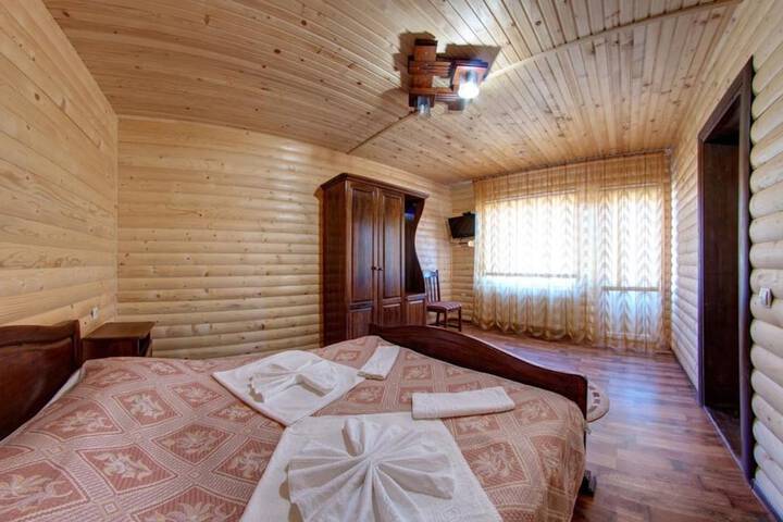 Room 6 of 48