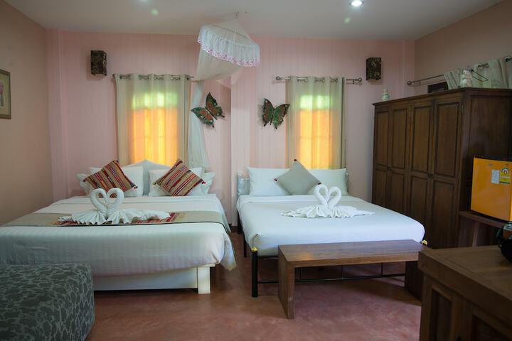 Room 18 of 129