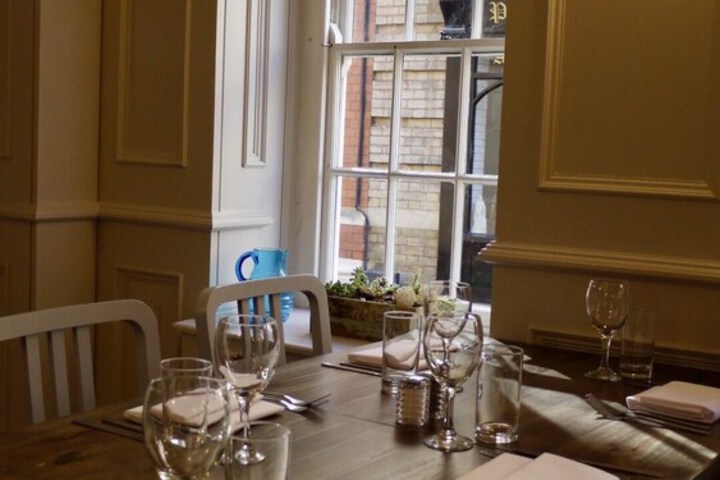 Dining 59 of 76