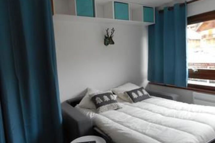 Room 6 of 17