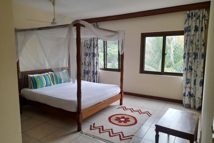 Room 11 of 20