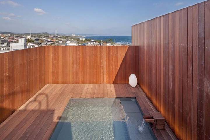 Hotel Pool