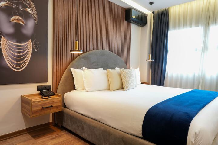 Room 4 of 14