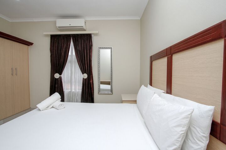 Room 11 of 26
