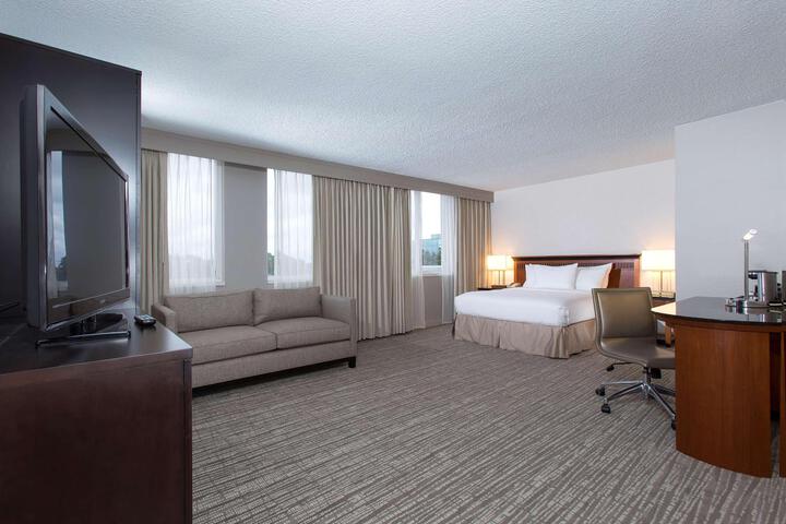 2 Queen Beds (2 of 15)