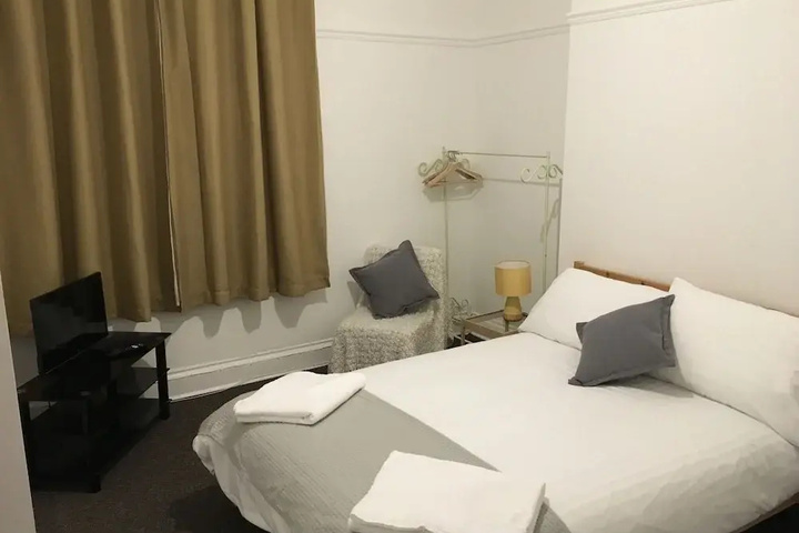 Room 14 of 23