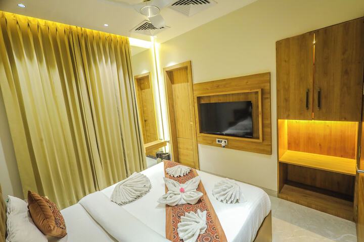 Room 28 of 40