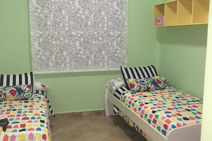 Room 2 of 5