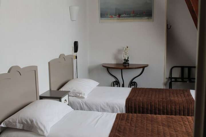 Room 16 of 46