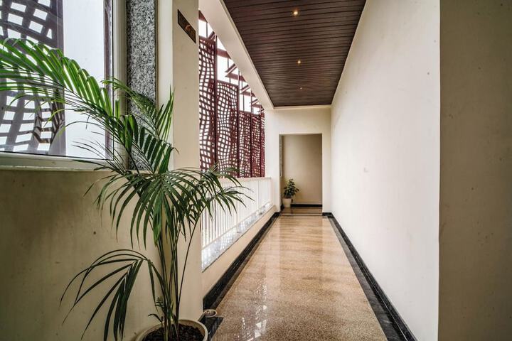Ballroom/Hall 70 of 75