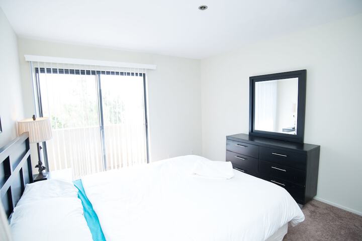 Room 13 of 93