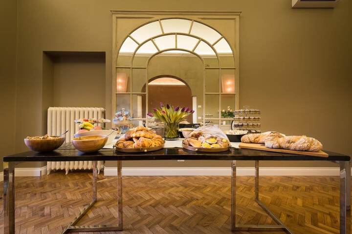 Breakfast/Coffee Service 46 of 62