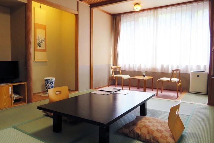 Room 16 of 102