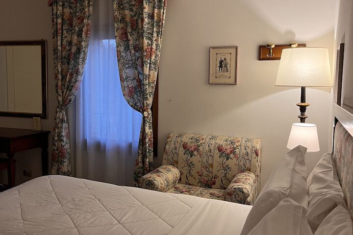 Room 38 of 177