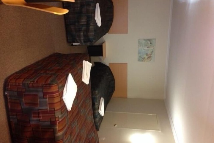 Room 5 of 13
