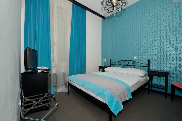 Room 6 of 37