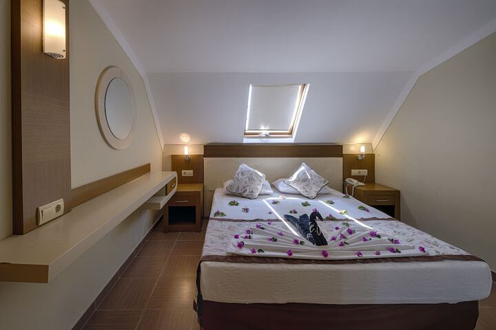 Room 10 of 48