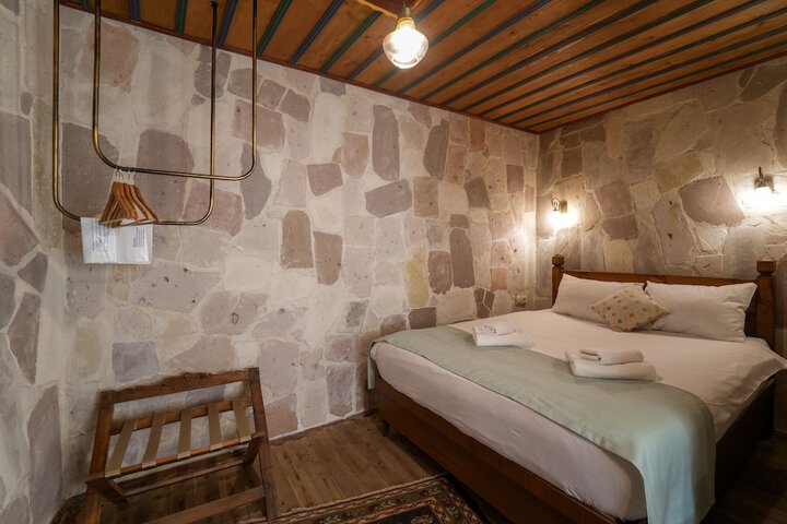 Room 35 of 140