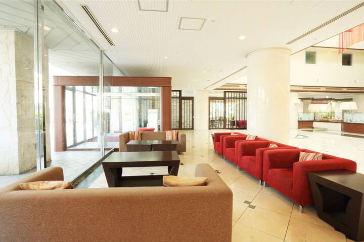 Entrance & Lobby
