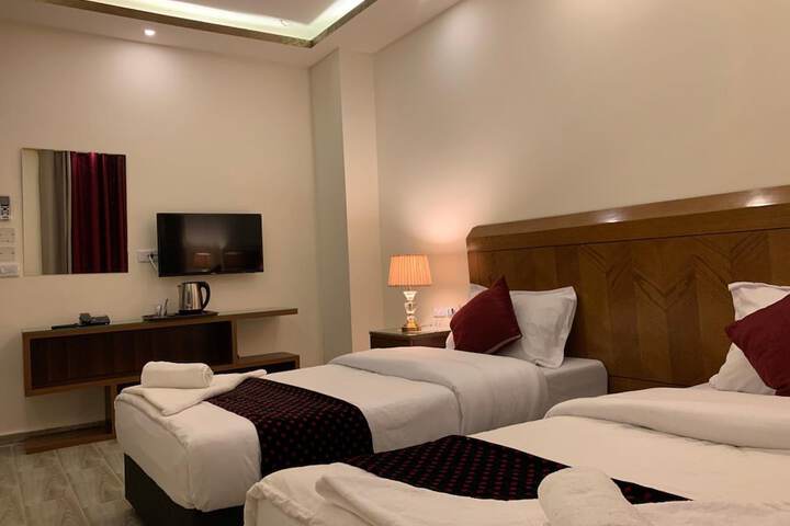 Room 30 of 65