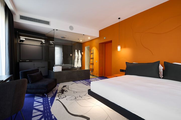 Room 45 of 96