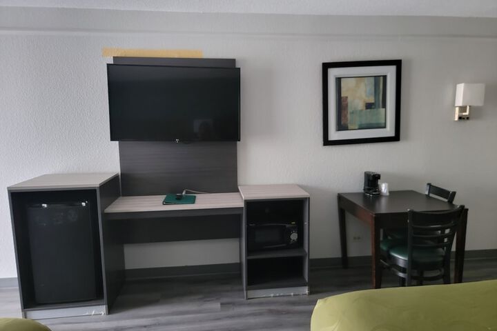 2 Double Beds (13 of 15)