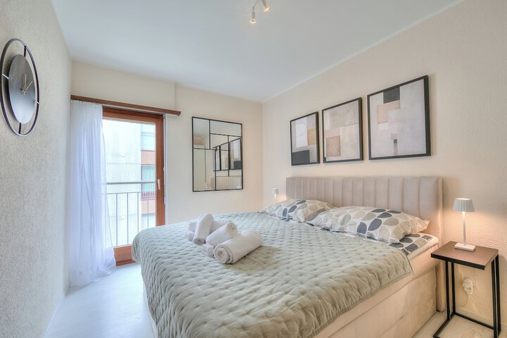 Room 12 of 22