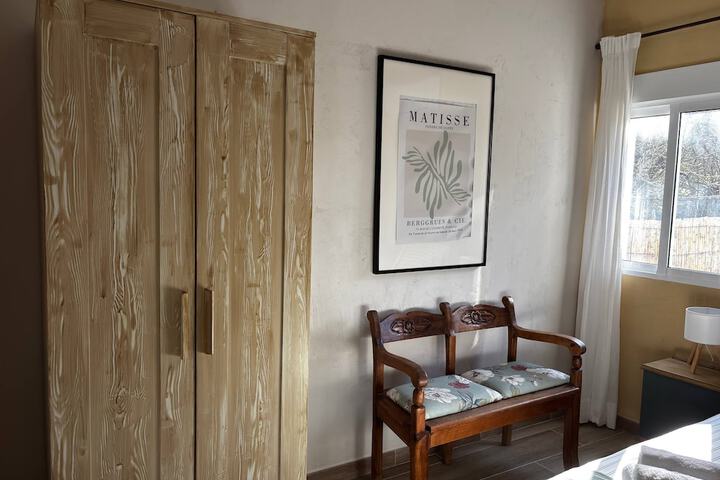 Room 18 of 108
