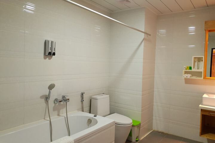 Room 8 of 36